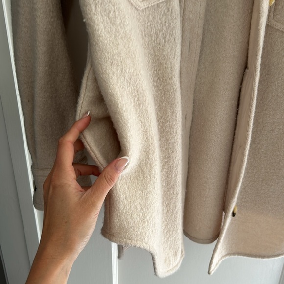 Aritzia 100% Wool Button Down Jacket - Picture 8 of 8